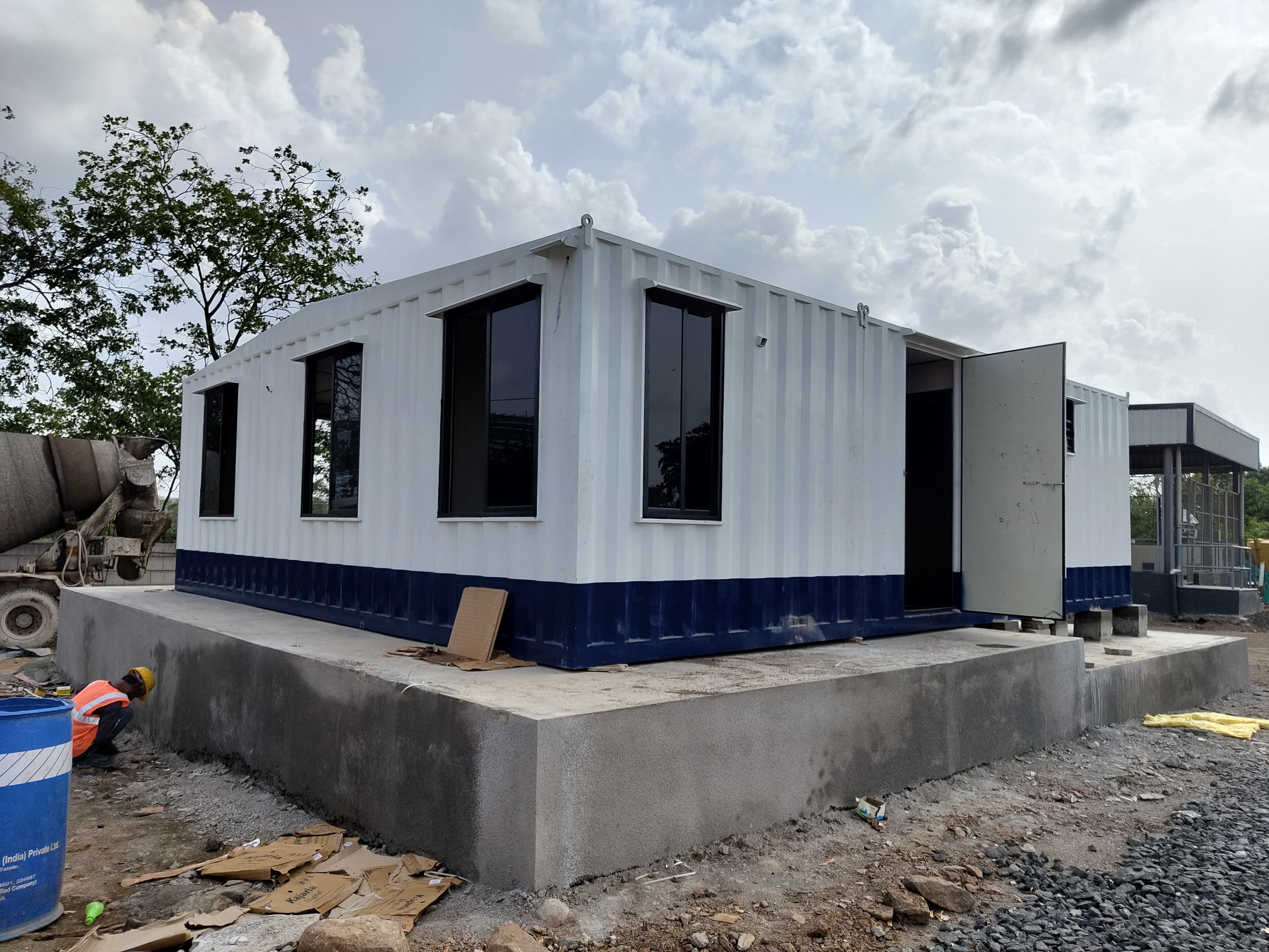 Portable Cabin with Bathroom